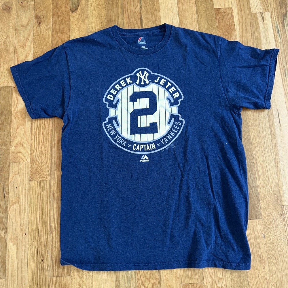 Vintage Derek Jeter Yankees Tshirt, Blue, Size Large.